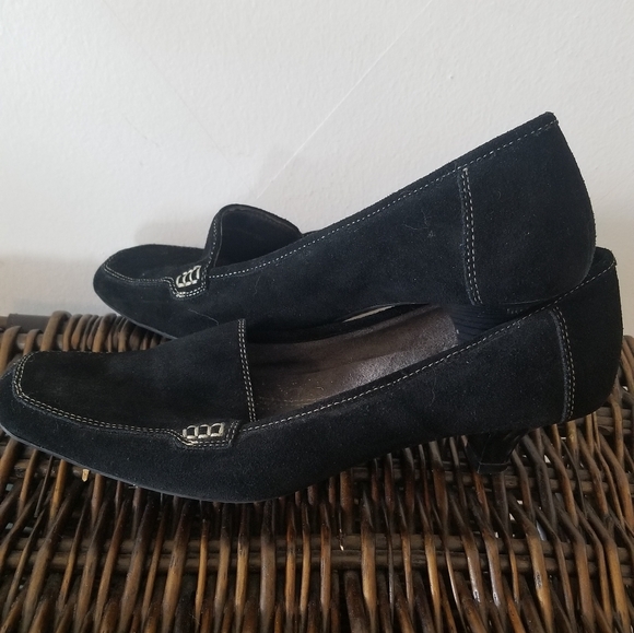 Aerosol Suede Kitten Heels - Picture 3 of 7